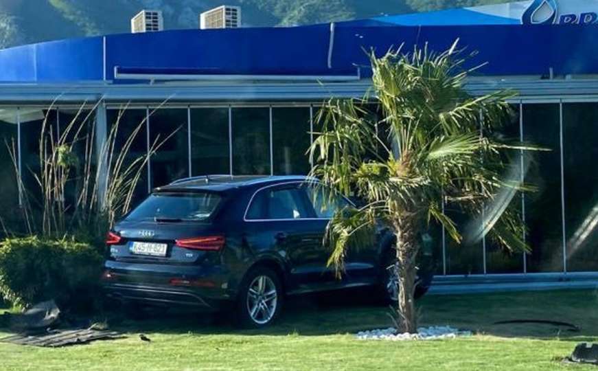 Udes u BiH: Audi udario u kafić benzinske pumpe