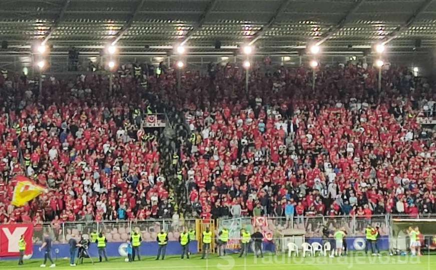 Na stadion Bilino polje ušao veliki broj specijalaca