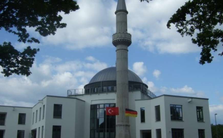 Napad na džamiju u Njemačkoj: 'Ne prođe skoro dan bez napada na muslimanske svetinje'
