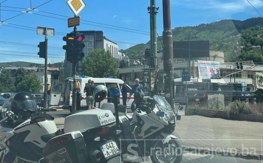 Udes u centru Sarajeva: Ima povrijeđenih, hitna na terenu 