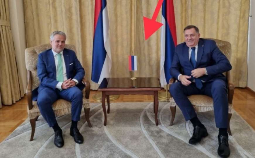 Dodik opet po starom: Sastanak sa Sattlerom bez zastave BiH