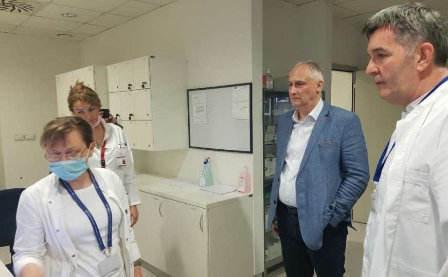Ministar zdravstav KS posjetio Opću bolnicu, impresioniran viđenim