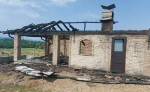 Kriminalci poslali poruku: Paljenjem vikendice potvrđene prijetnje načelniku policije