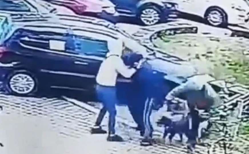 Pogledajte snimak drske krađe u Beogradu: Lopov oteo ženi lančić i izbio joj zub