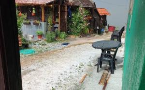 Grad veličine oraha "tukao" 40 minuta u Srbiji 