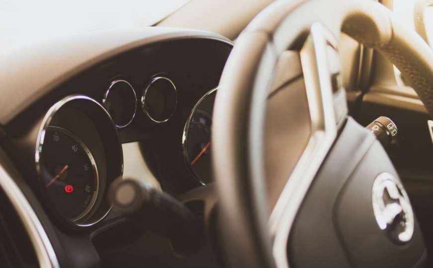 Evo koju fatalnu grešku prave skoro vozači prije paljenja klima uređaja u automobilu