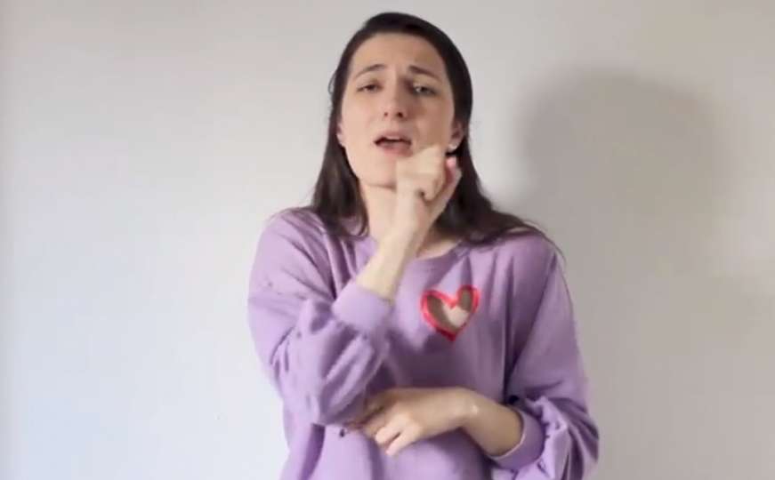Pogledajte kako je Alma iz Sarajeva na znakovni jezik prevela hit od Senidah