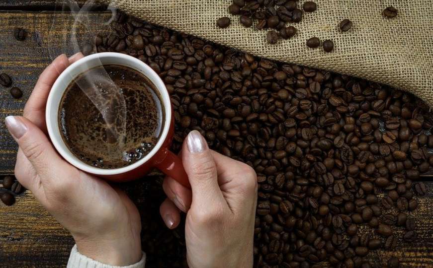 Naučnici tvrde: Dvije šolje kafe dnevno pomažu da živite duže