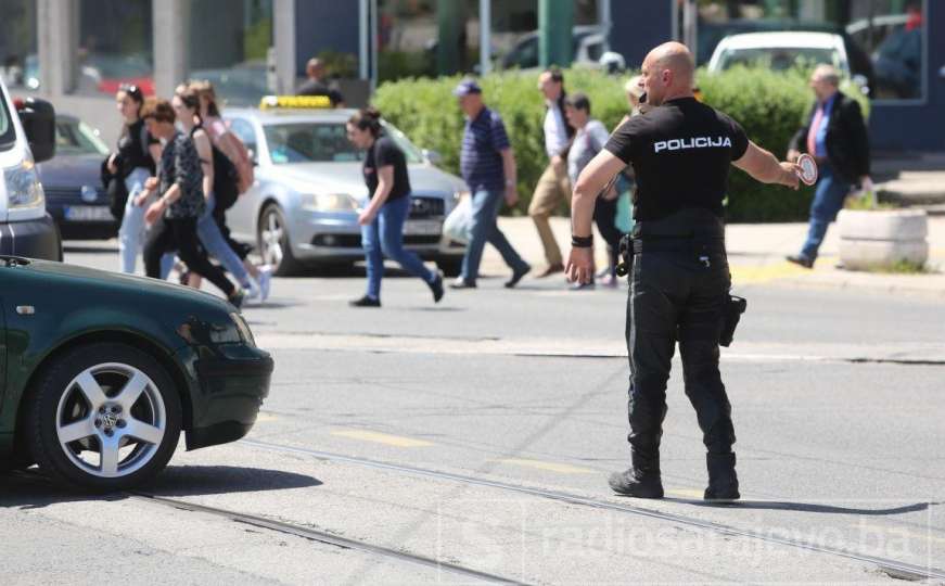 Saobraćajna nesreća u Sarajevu: Jedna osoba teško povrijeđena