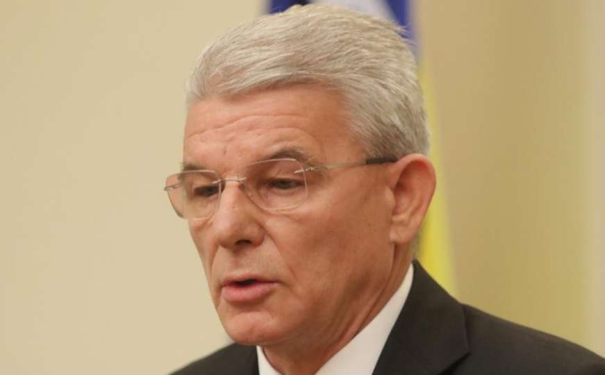 Džaferović: Schmidtova odluka iznuđena manipulantskim ponašanjem HDZ-a 