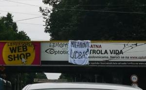 Širom Zagreba postavljeni grafiti protiv Milanovića