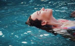 Znate li da plivanjem možete sagorijeti 715 kalorija na sat: Ovo su ostale prednosti