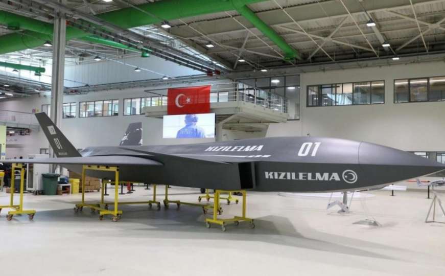 Objavljene fotografije turskog bespilotnog borbenog aviona 