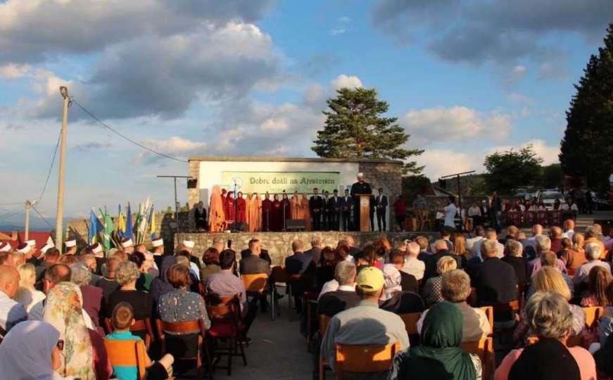 Otvorena vjersko-kulturna manifestacija '512. dani Ajvatovice' 