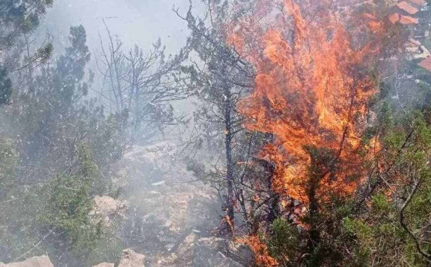 Dva velika požara gorjela iznad trebinjskih naselja 