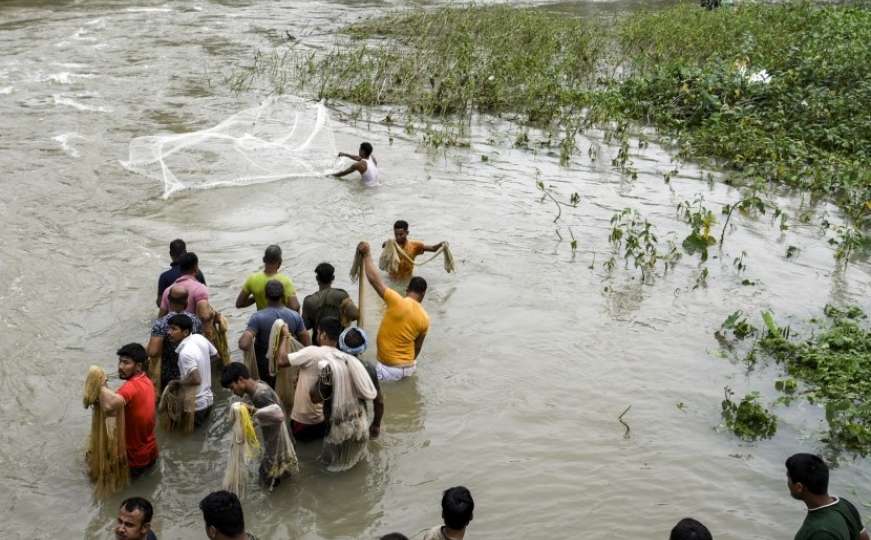 U poplavama u Indiji stradale 32 osobe 