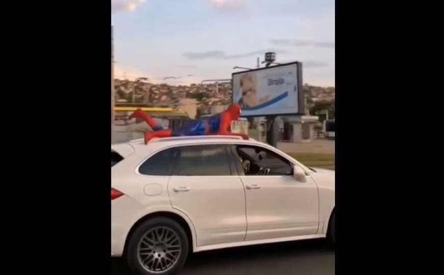 'Čovjek pauk' snimljen u Sarajevu. Svi iznenađeno gledali u Spidermena