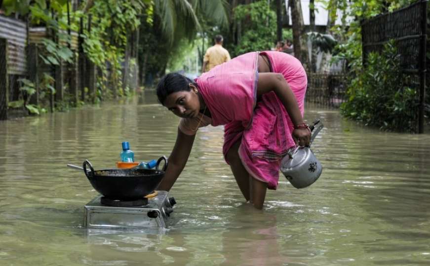 Monsunske poplave poharale Bangladeš i Indiju 