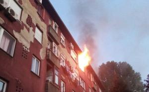 Drama u bh. gradu: Gori stan na zadnjem spratu, vatrogasci na terenu