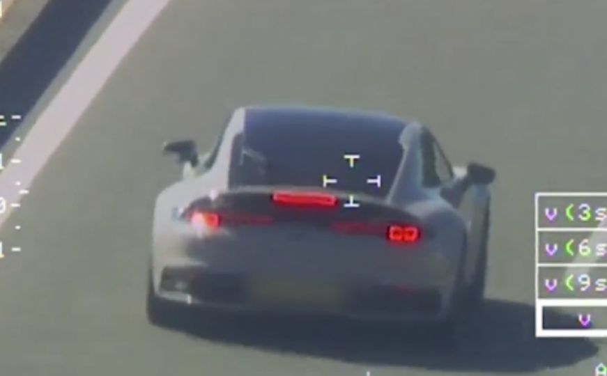 Pogledajte vožnju Porscheom od 285 km/h: Policijski helikopter i kamere sve snimile