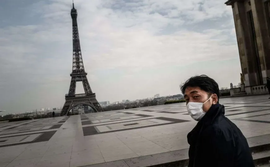 Francuska savjetuje građanima da ponovo nose maske u javnom prijevozu