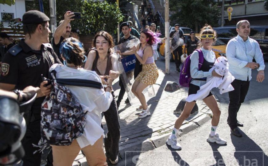 Dramatično u Istanbulu: Policija na Paradi ponosa, ima uhapšenih