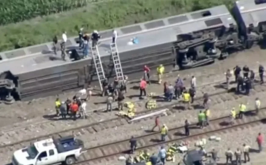 Drama u Americi: Voz sa 243 putnika nakon sudara iskočio iz šina, ima povrijeđenih