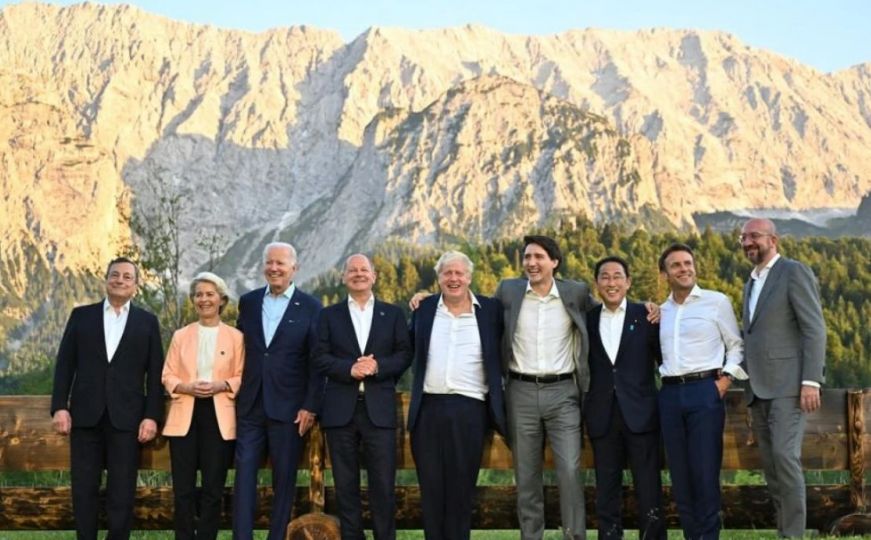 Čelnici G7 ismijali fotografije ruskog predsjednika golog do pasa
