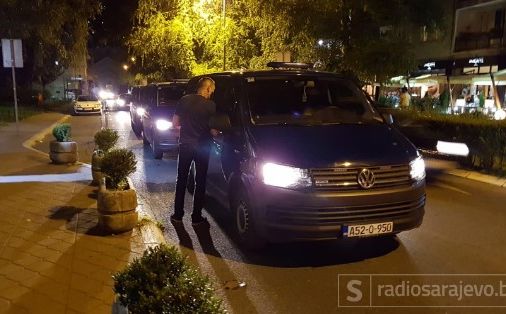 Policajci imali pune ruke posla: Petorica tukla Sarajliju, teško je povrijeđen