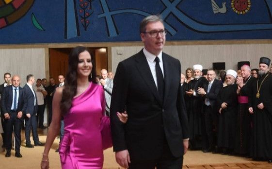 Vučić objavio fotografiju sa suprugom, uslijedili brojni komentari