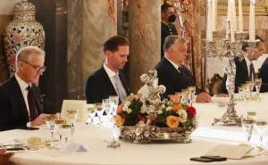 Muž premijera Luksemburga sjedi pored Orbana na samitu NATO-a