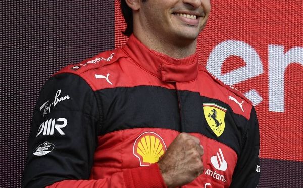 Ferrarijev pilot Carlos Sainz ostvario prvu pobjedu karijere