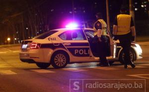 Ponoćni haos na ulicama Sarajeva: S ukradenim vozilom napravio četiri udesa