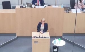 Parlament Austrije usvojio Rezoluciju o genocidu u Srebrenici: Uslijedio dug aplauz