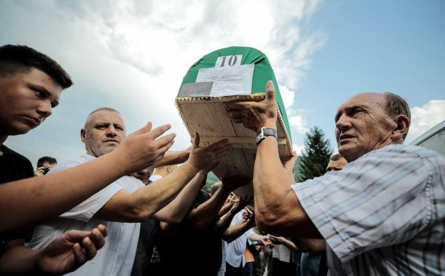 Dva kanadska grada proglasila 11. juli danom sjećanja na žrtve genocida u Srebrenici