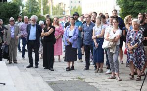 Historijski muzej BiH: Otvorena izložba Aide Šehović, preko 8.372 fildžana za svaku žrtvu genocida