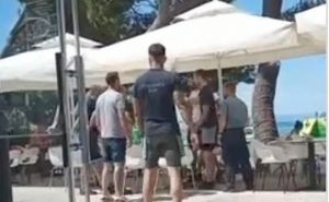 Haos u Makarskoj: Zaštitari se potukli s prodavačem kukuruza