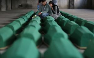 "Majko, majko, još te sanjam, sestro, brate...": Srebrenički inferno i 11. juli