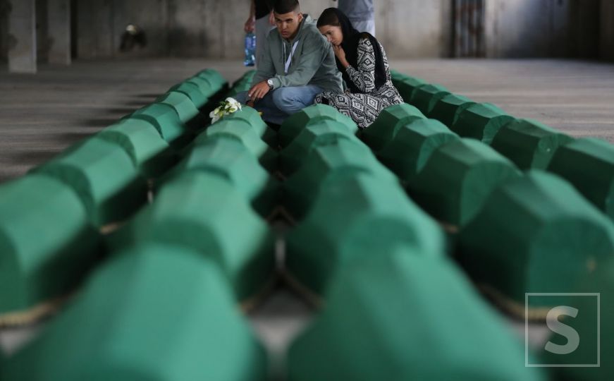 "Majko, majko, još te sanjam, sestro, brate...": Srebrenički inferno i 11. juli