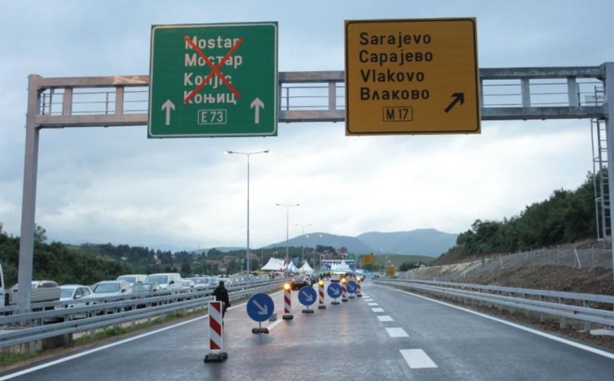 Udes na autoputu kod Sarajeva, otežan saobraćaj: Ovo su informacije za vozače