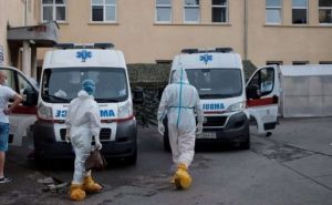 U Srbiji ponovo više od 2 000 novozaraženih, preminule tri osobe