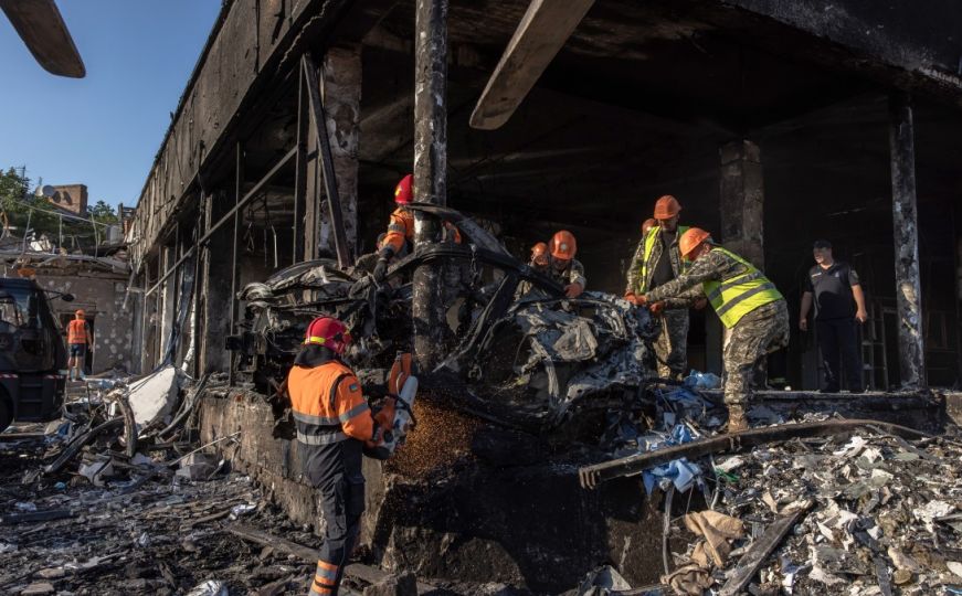 Rusi silovito napali grad daleko od linije fronta: Ubijene najmanje 23 osobe