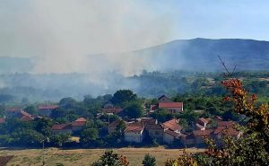 Dramatično i kod Čitluka: Vatra prijeti kućama, vatrogasci i stanovništvo trebaju pomoć