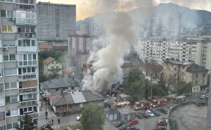 Jutarnja drama u Sarajevu: Veliki požar uništio objekte, zbraja se materijalna  šteta
