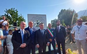 Željko Komšić u Italiji: Podignuto spomen obilježje “Cvijet Srebrenice”