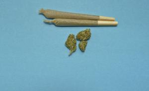 Presuda u Doboju: Dvije i po godine zatvora jer je na igralištu pušio i dijelio džoint