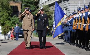 Admiral NATO-a Rob Bauer stigao u BiH: Pogledajte fotografije sa svečanog dočeka