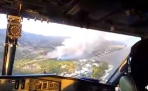 Heroji sa neba: Pogledajte kako iz kanadera izgleda gašenje požara