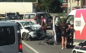 MUP KS o teškoj nesreći kod Sarajeva: Putnik iz vozila zadobio povrede opasne po život