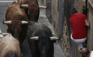 Uznemirujući snimak: Tri osobe poginule u borbi sa bikovima u Španiji